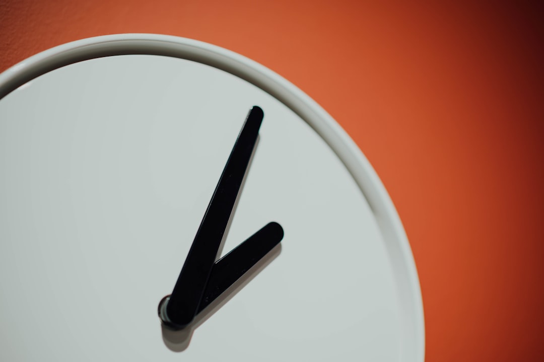 When Is the Best Time to Apply for a Job? The Data on First-Hour Applications