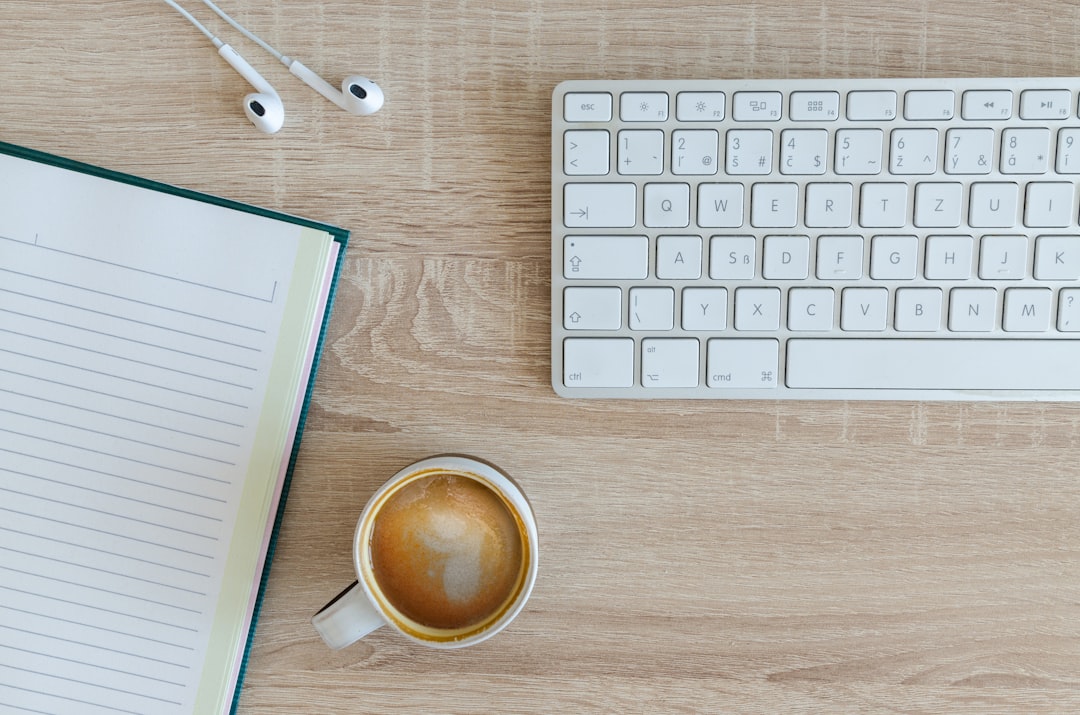 How to Write a Cover Letter That Actually Gets Read (3 Templates)